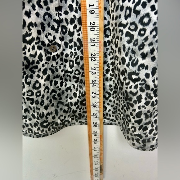 VTG Y2K KATHIE LEE 12 COLLECTION ANIMAL PRINT BUTTON DOWN SATIN BLOUSE TOP Luxe - Picture 6 of 7